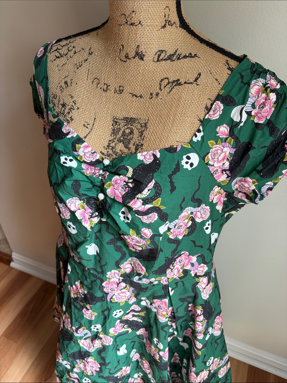 ModCloth Skulls Raven Floral Snake Pin Up Dress Crinoline NWT Halloween Retro - Picture 3 of 9